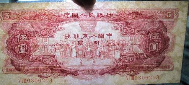 版客：跟黄伍元比起来，红伍元自然有贵的道理